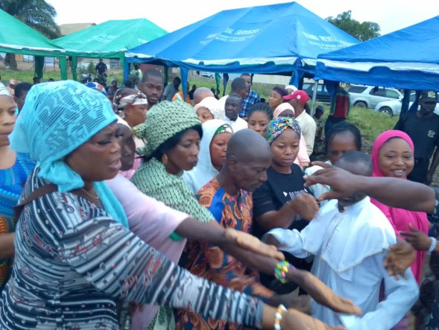 Primate Ayodele Takes Palliative Market To Badagry, Sells Bag Of Rice For N15,000