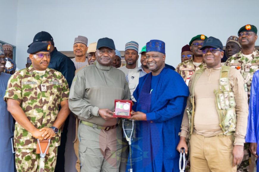 Defence Minister Visits OPHK, Commends Troops, Reaffirms FG’s Commitment to Crushing Terrorism